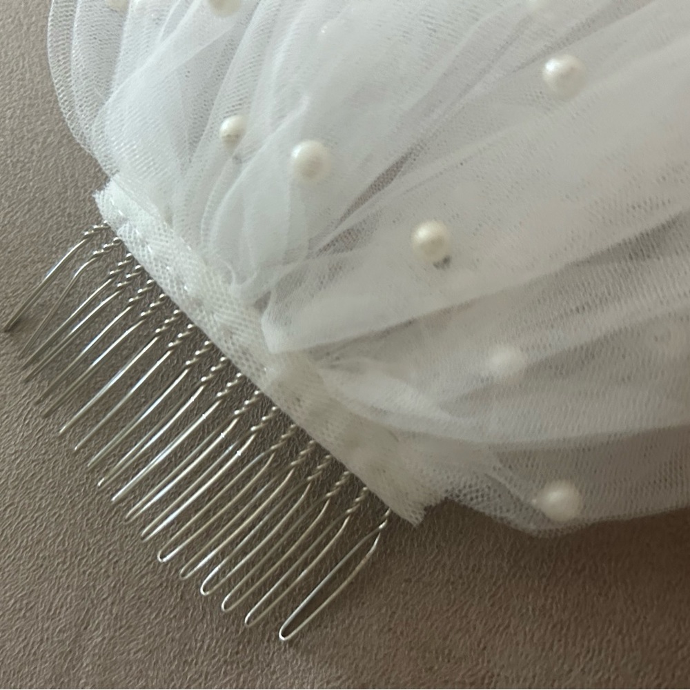 Fingertip Pearl Veil Brand New